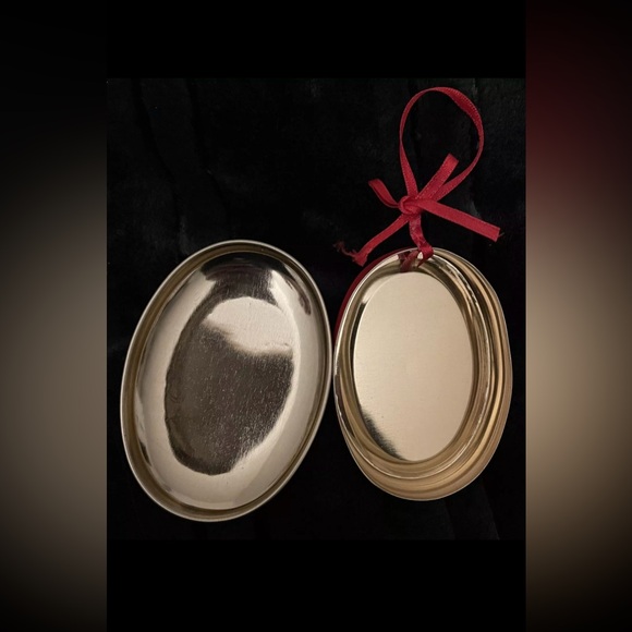 Vintage Lot 2 90s Coca Cola Christmas Ornaments Trim A Tree Santa Tins - Picture 8 of 9